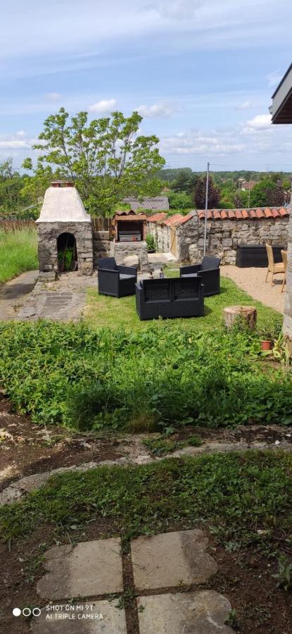Maison De Charme Avec Jardin Cousance Exteriér fotografie