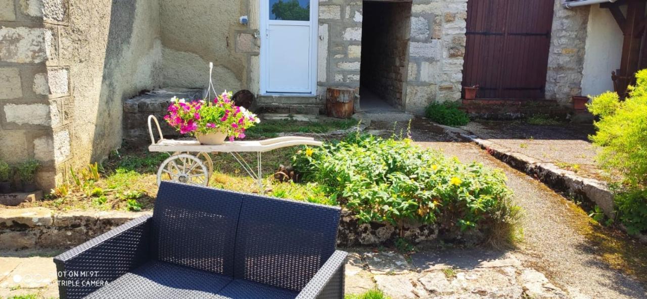 Maison De Charme Avec Jardin Cousance Exteriér fotografie